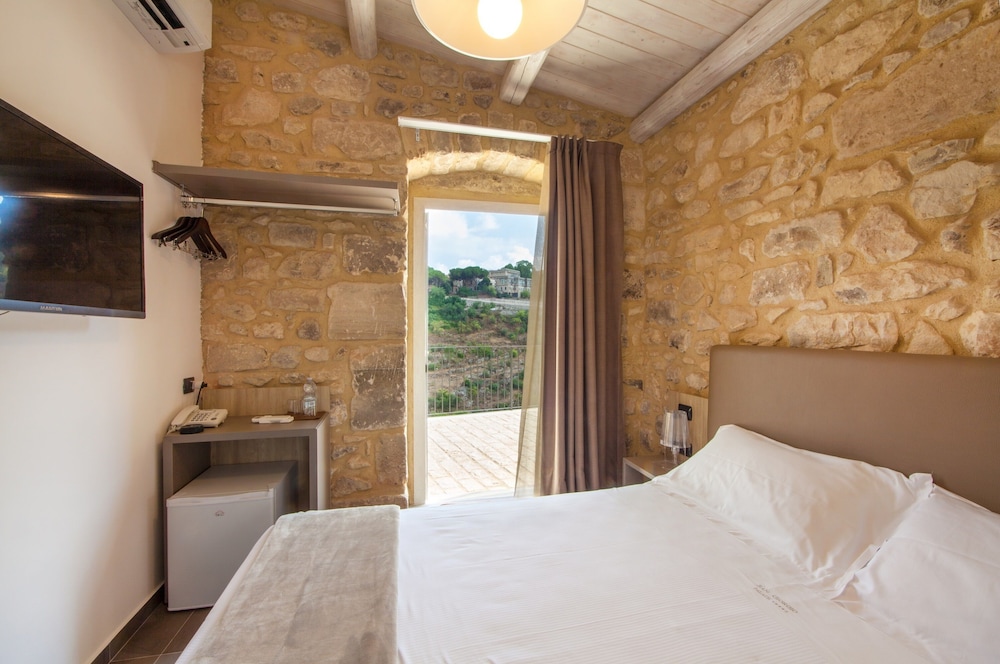 San Giorgio Palace Hotel — Hotel rooms in Ragusa, Sicily