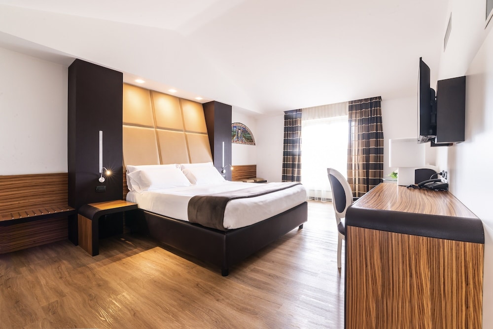 San Giorgio Palace Hotel — Hotel rooms in Ragusa, Sicily