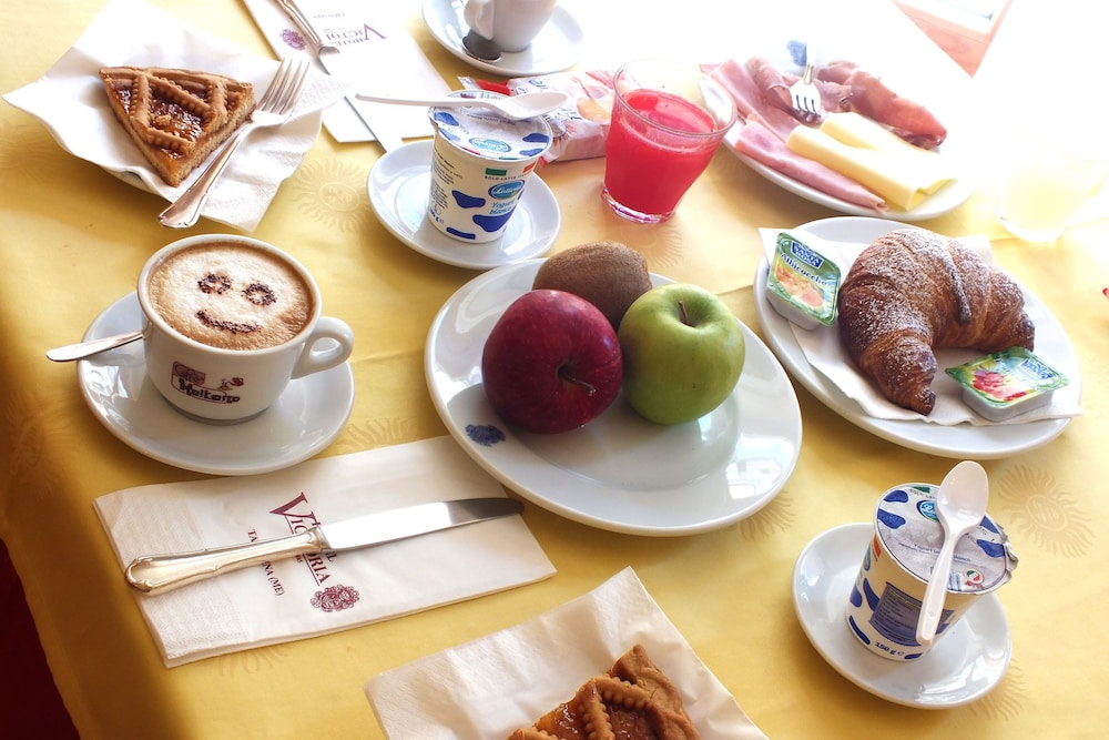 Hotel Victoria — Restaurant & bars in Taormina, Sicily