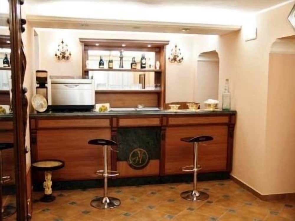 Hotel Victoria — Restaurant & bars in Taormina, Sicily