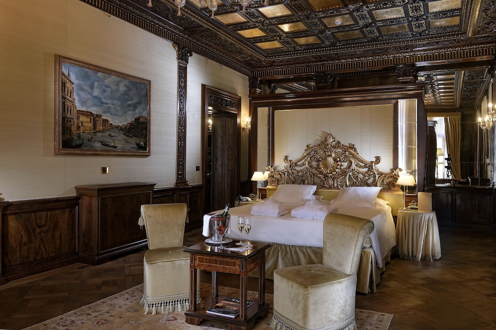 Hotel Ai Reali di Venezia — Hotel rooms in Venice, Veneto