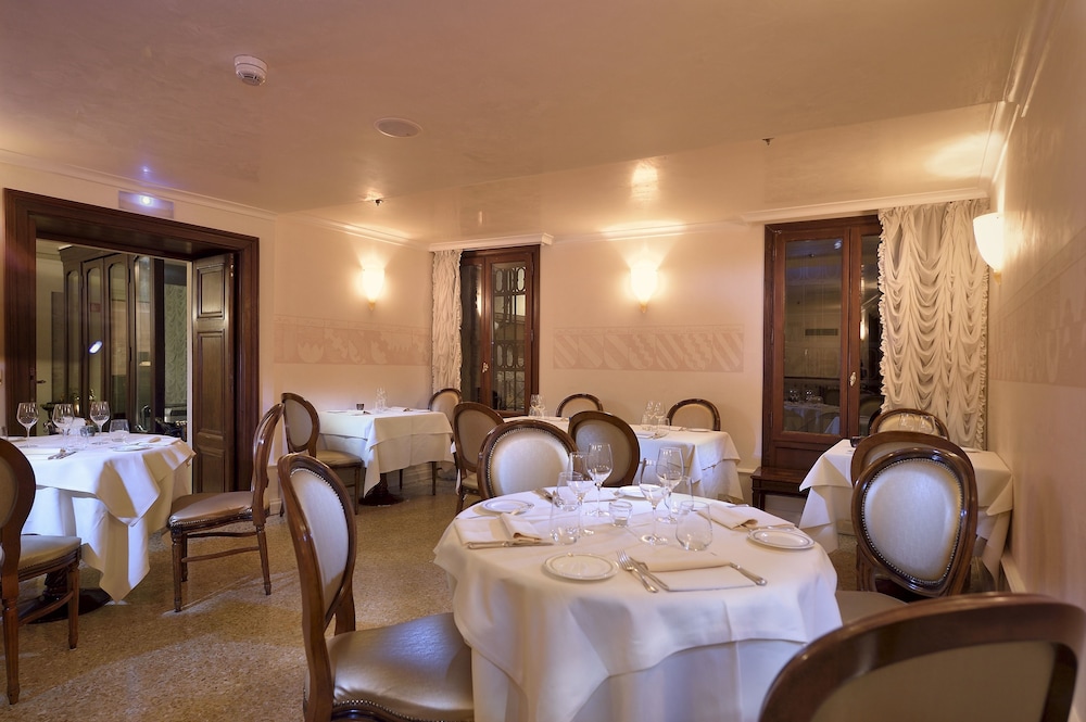 Hotel Ai Reali di Venezia — Restaurant & bars in Venice, Veneto
