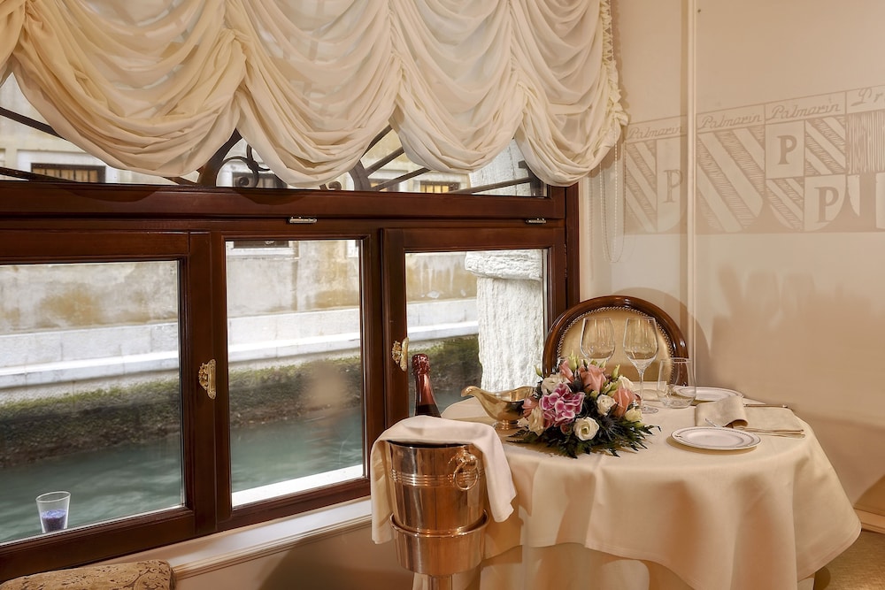 Hotel Ai Reali di Venezia — Restaurant & bars in Venice, Veneto