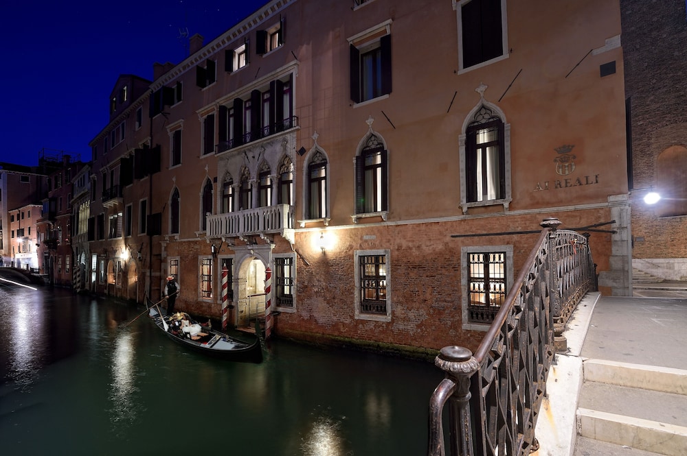 Hotel Ai Reali di Venezia — Hotel building in Venice, Veneto
