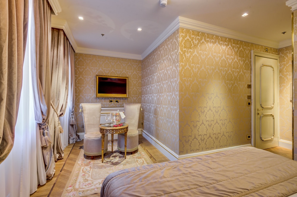 Hotel Ai Reali di Venezia — Hotel rooms in Venice, Veneto