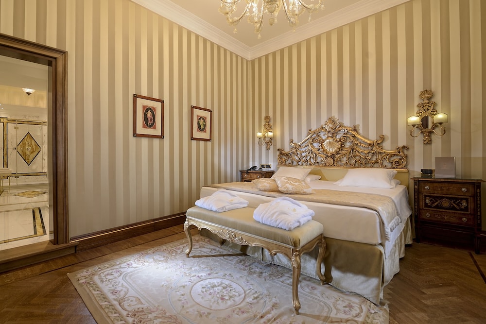 Hotel Ai Reali di Venezia — Hotel rooms in Venice, Veneto