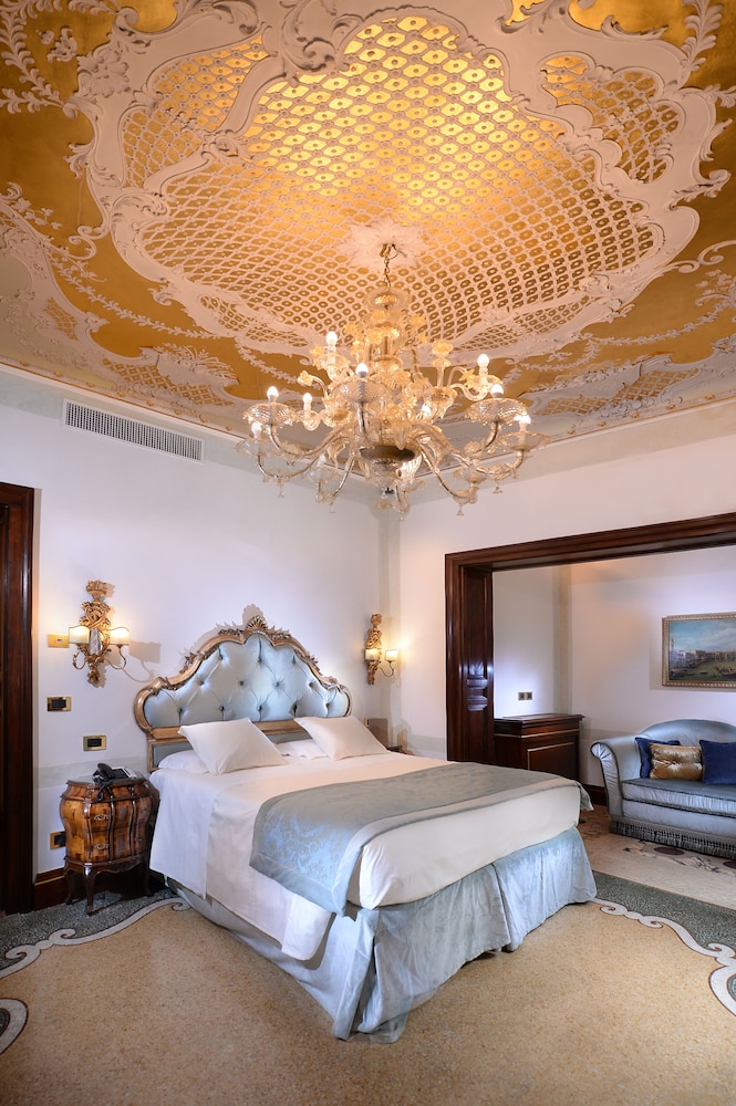 Hotel Ai Reali di Venezia — Hotel rooms in Venice, Veneto