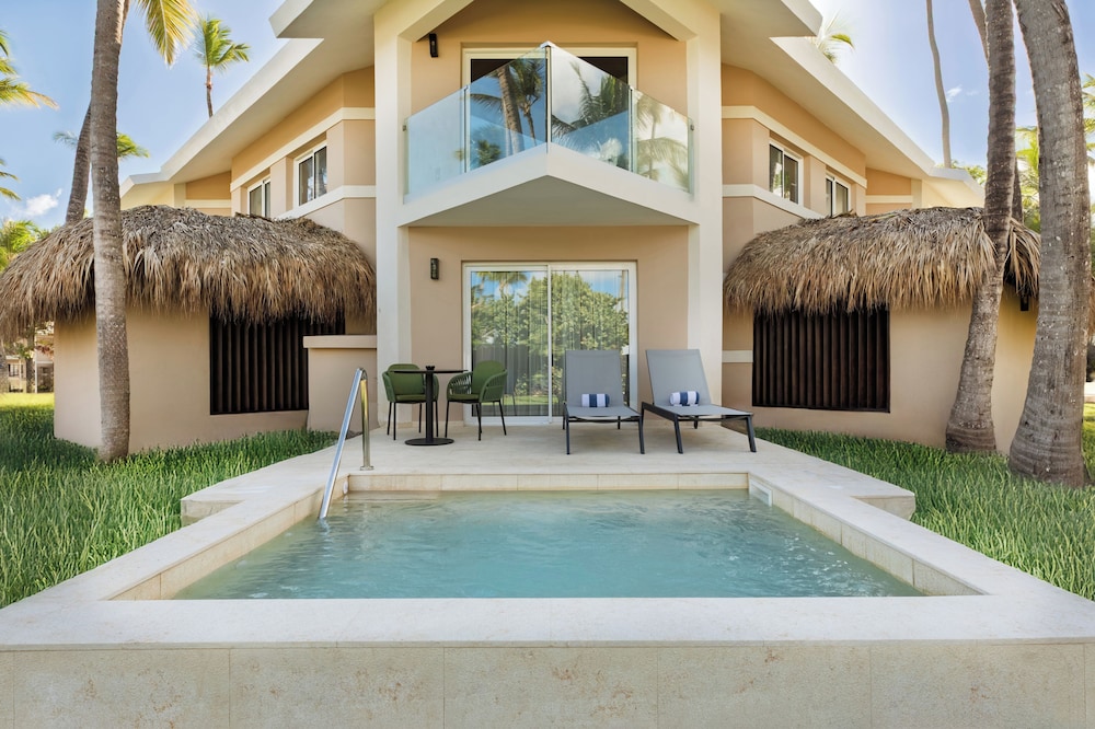 Grand Palladium Select Bávaro - All Inclusive — Hotel building in Bavaro, La Altagracia