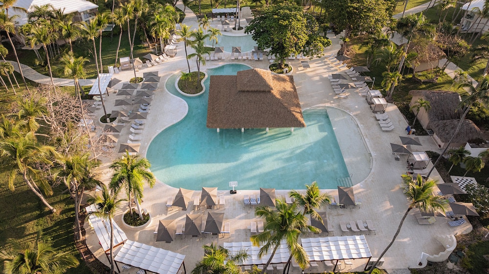 Grand Palladium Select Bávaro - All Inclusive — Swimming pool in Bavaro, La Altagracia