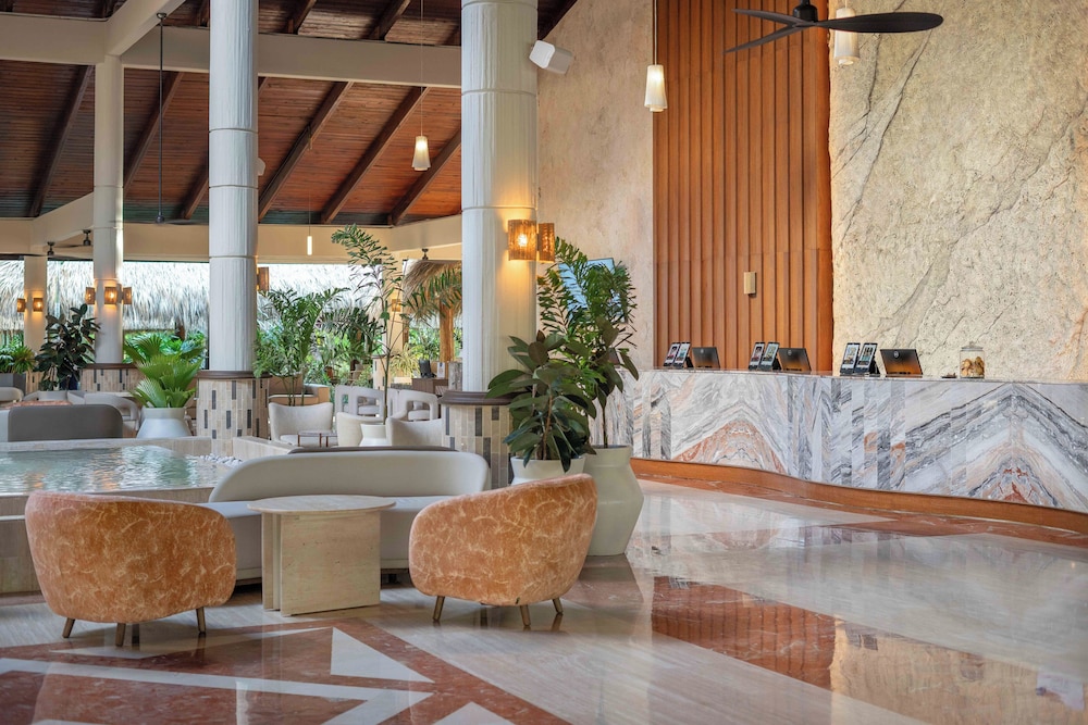 Grand Palladium Select Bávaro - All Inclusive — Hotel building in Bavaro, La Altagracia