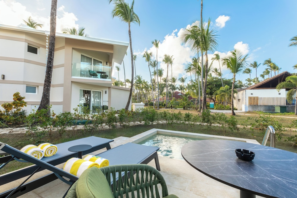 Grand Palladium Select Bávaro - All Inclusive — Hotel building in Bavaro, La Altagracia