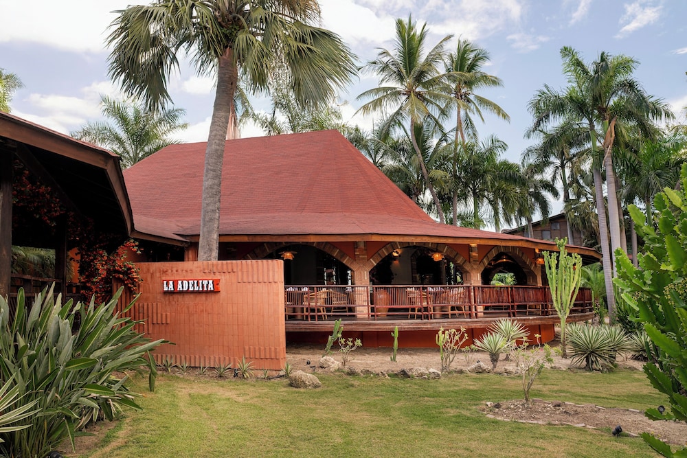 Grand Palladium Select Bávaro - All Inclusive — Restaurant & bars in Bavaro, La Altagracia