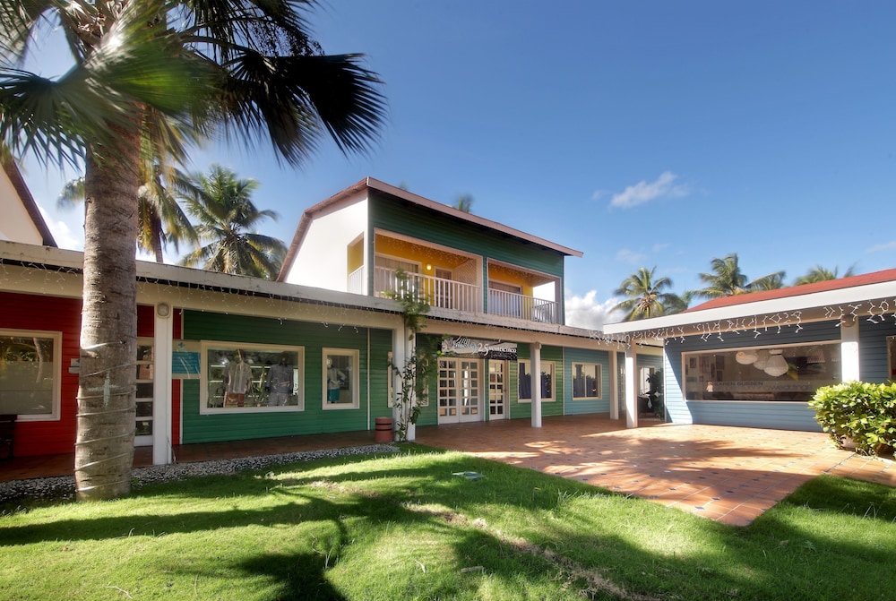 Grand Palladium Select Bávaro - All Inclusive — Hotel building in Bavaro, La Altagracia