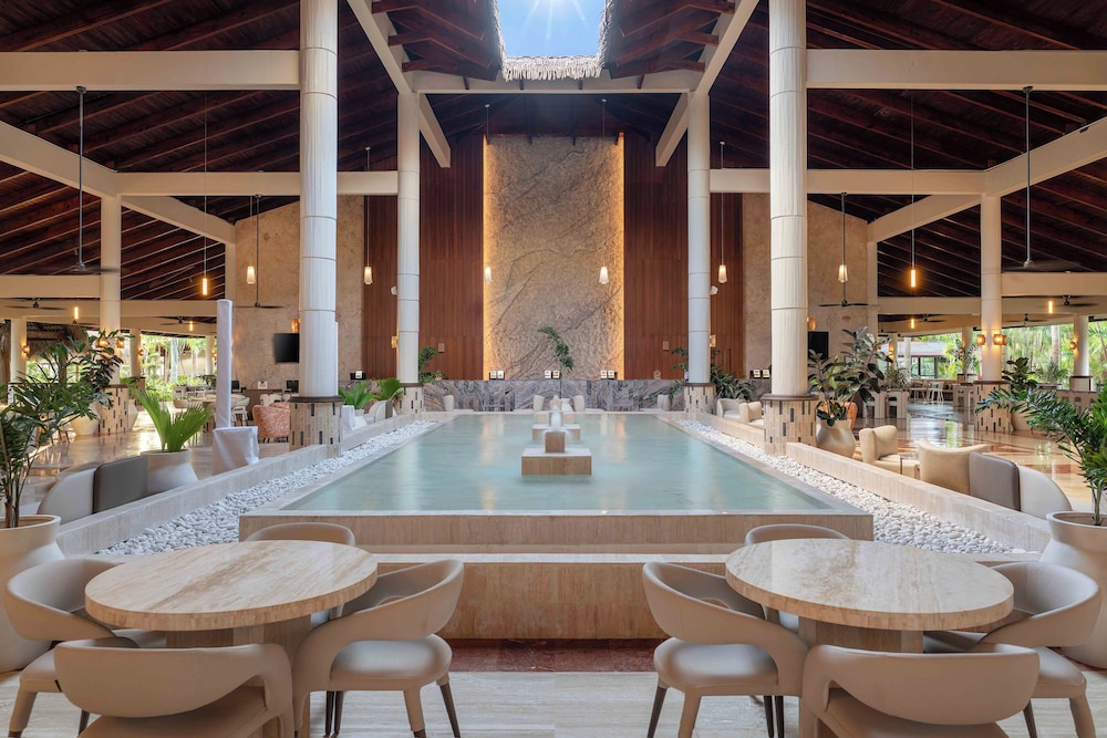 Grand Palladium Select Bávaro - All Inclusive — Hotel building in Bavaro, La Altagracia