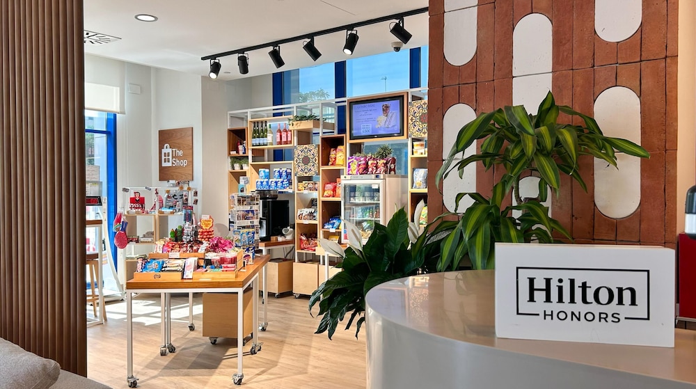 Hilton Garden Inn Sevilla — Restaurant & bars in Seville, Andalusia