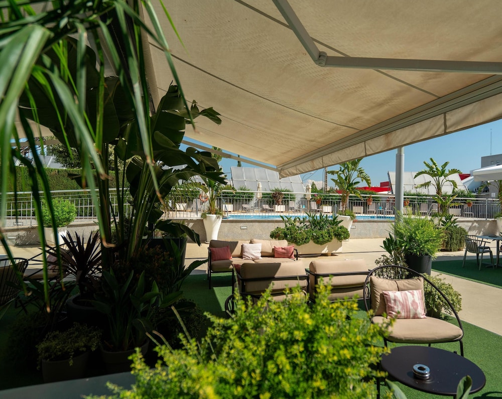 Hilton Garden Inn Sevilla — Swimming pool in Seville, Andalusia