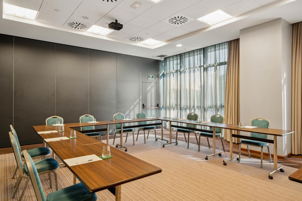 Hilton Garden Inn Sevilla — Hotel building in Seville, Andalusia