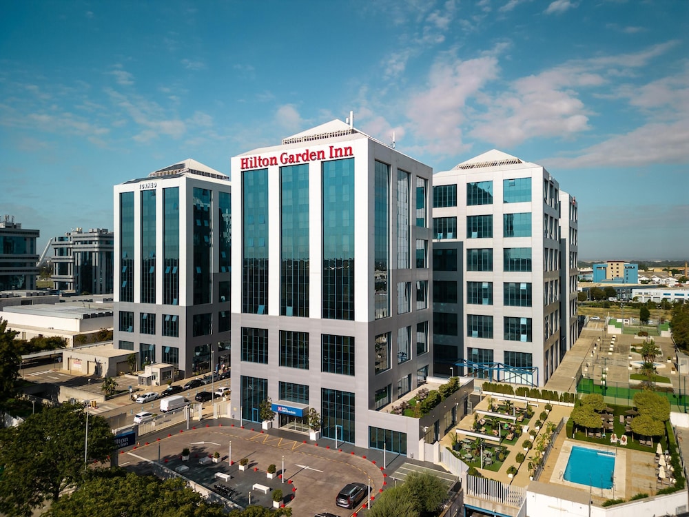Hilton Garden Inn Sevilla — Hotel building in Seville, Andalusia