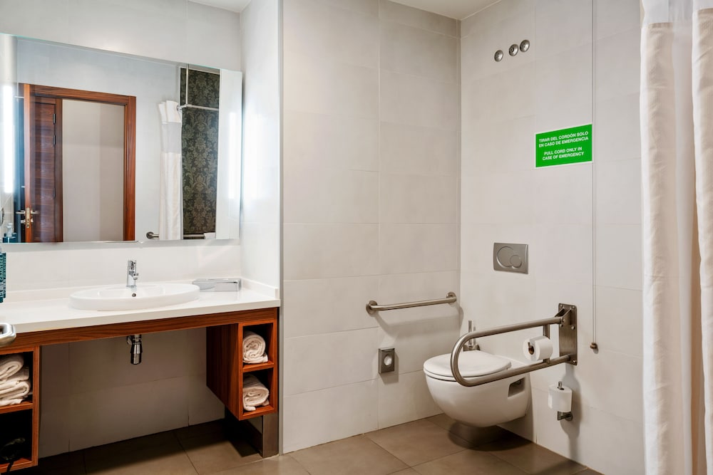 Hilton Garden Inn Sevilla — Hotel rooms in Seville, Andalusia