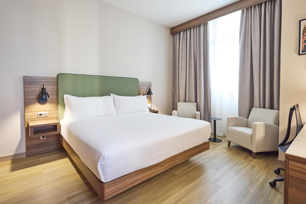 Hilton Garden Inn Sevilla — Hotel rooms in Seville, Andalusia