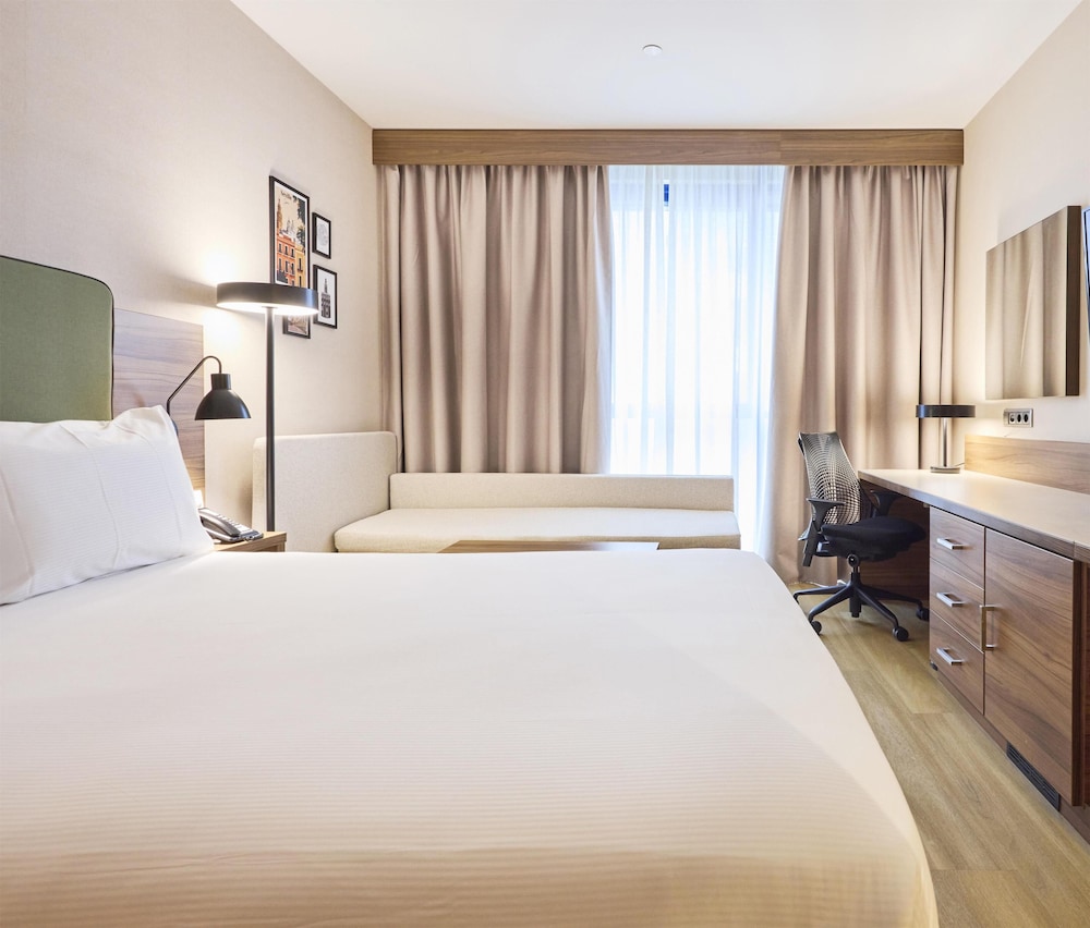 Hilton Garden Inn Sevilla — Hotel rooms in Seville, Andalusia