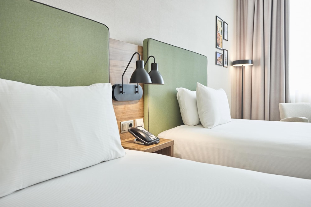 Hilton Garden Inn Sevilla — Hotel rooms in Seville, Andalusia