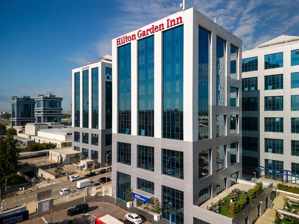 Hilton Garden Inn Sevilla — Hotel building in Seville, Andalusia