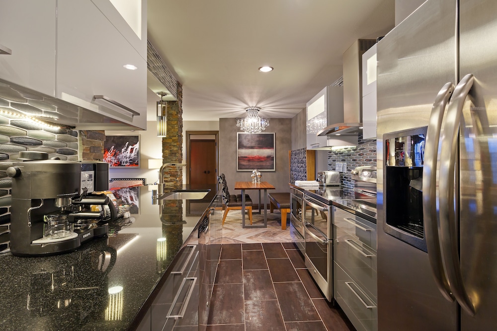 Holiday Inn Club Vacations at Desert Club Resort by IHG — Hotel rooms in Las Vegas, Nevada