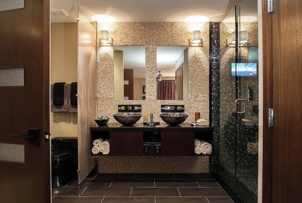 Holiday Inn Club Vacations at Desert Club Resort by IHG — Hotel rooms in Las Vegas, Nevada