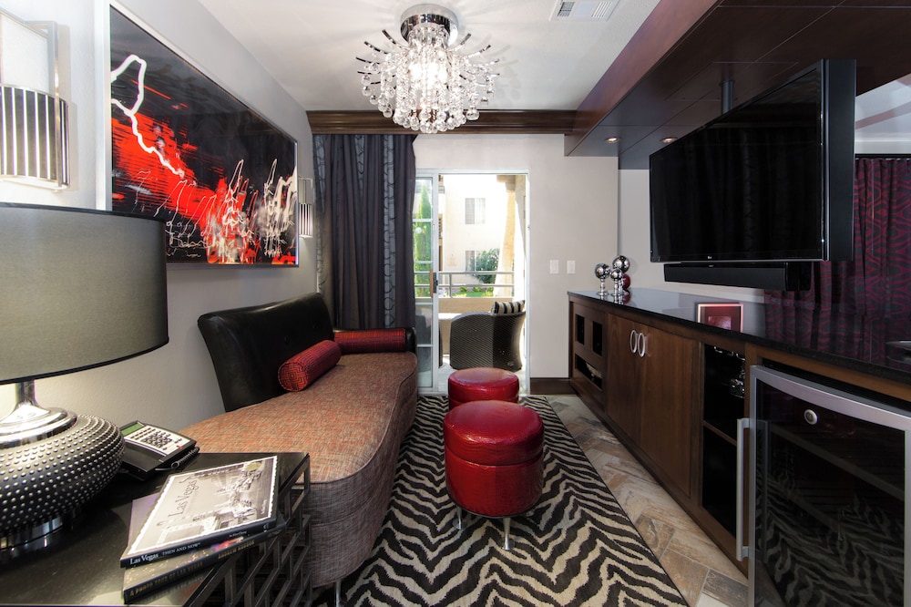 Holiday Inn Club Vacations at Desert Club Resort by IHG — Hotel rooms in Las Vegas, Nevada