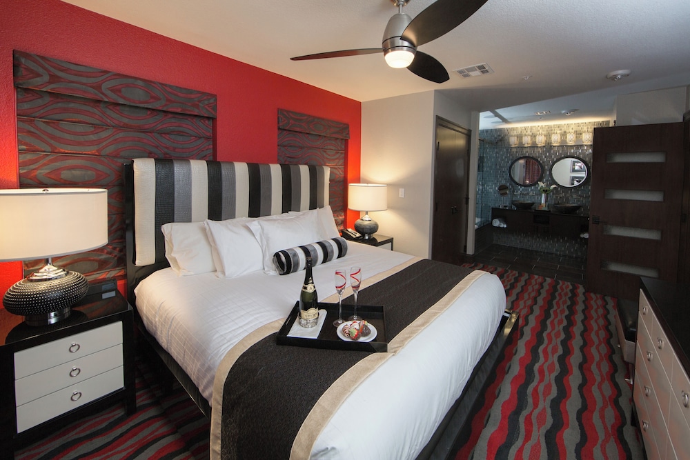 Holiday Inn Club Vacations at Desert Club Resort by IHG — Hotel rooms in Las Vegas, Nevada