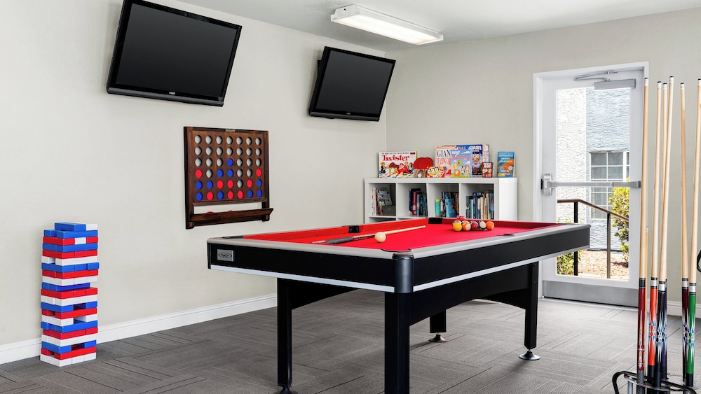Holiday Inn Club Vacations at Desert Club Resort by IHG — Sports & recreation in Las Vegas, Nevada