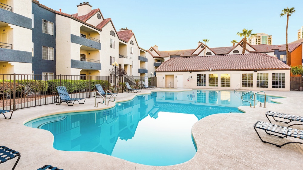 Holiday Inn Club Vacations at Desert Club Resort by IHG — Swimming pool in Las Vegas, Nevada