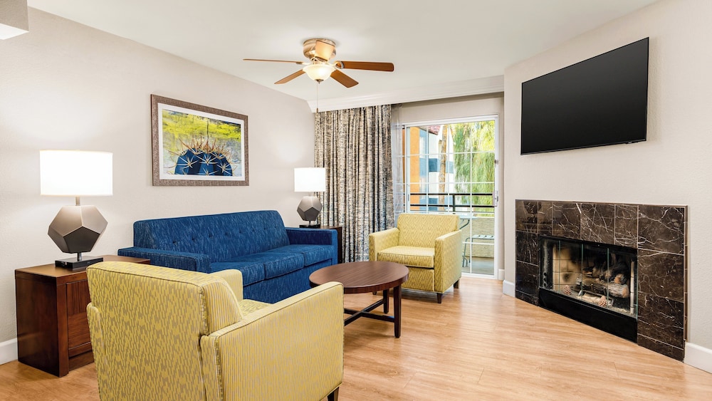 Holiday Inn Club Vacations at Desert Club Resort by IHG — Hotel rooms in Las Vegas, Nevada