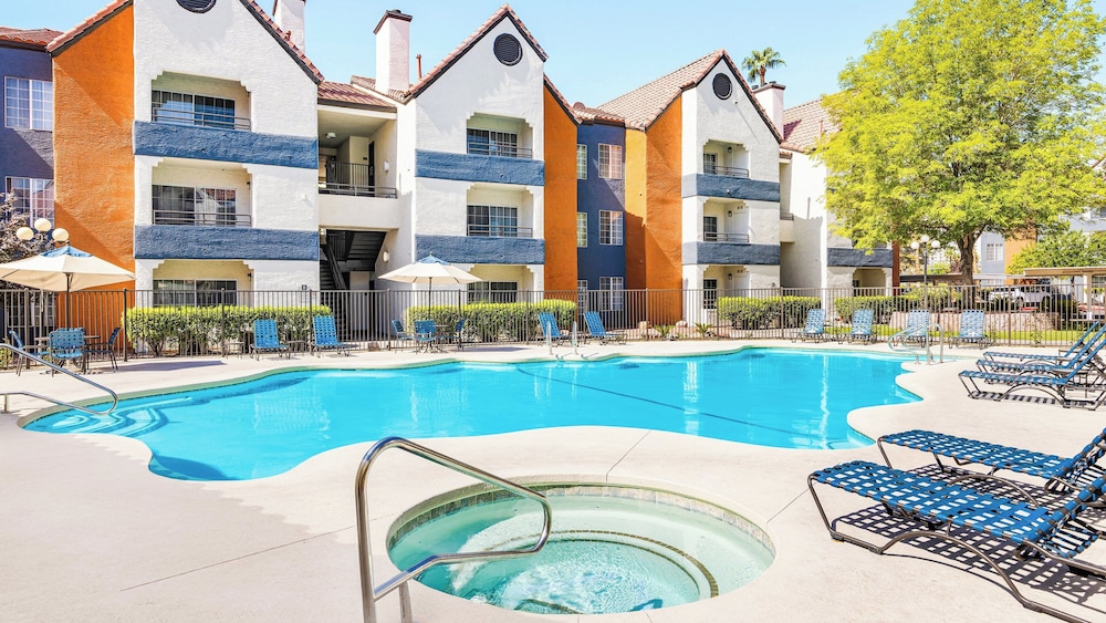 Holiday Inn Club Vacations at Desert Club Resort by IHG — Swimming pool in Las Vegas, Nevada