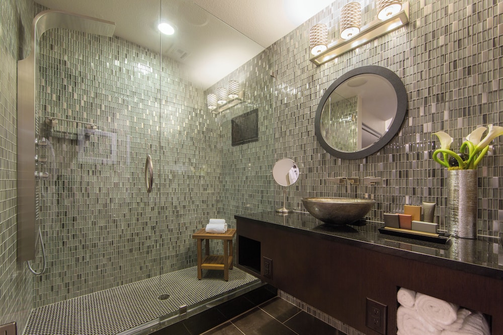 Holiday Inn Club Vacations at Desert Club Resort by IHG — Hotel rooms in Las Vegas, Nevada