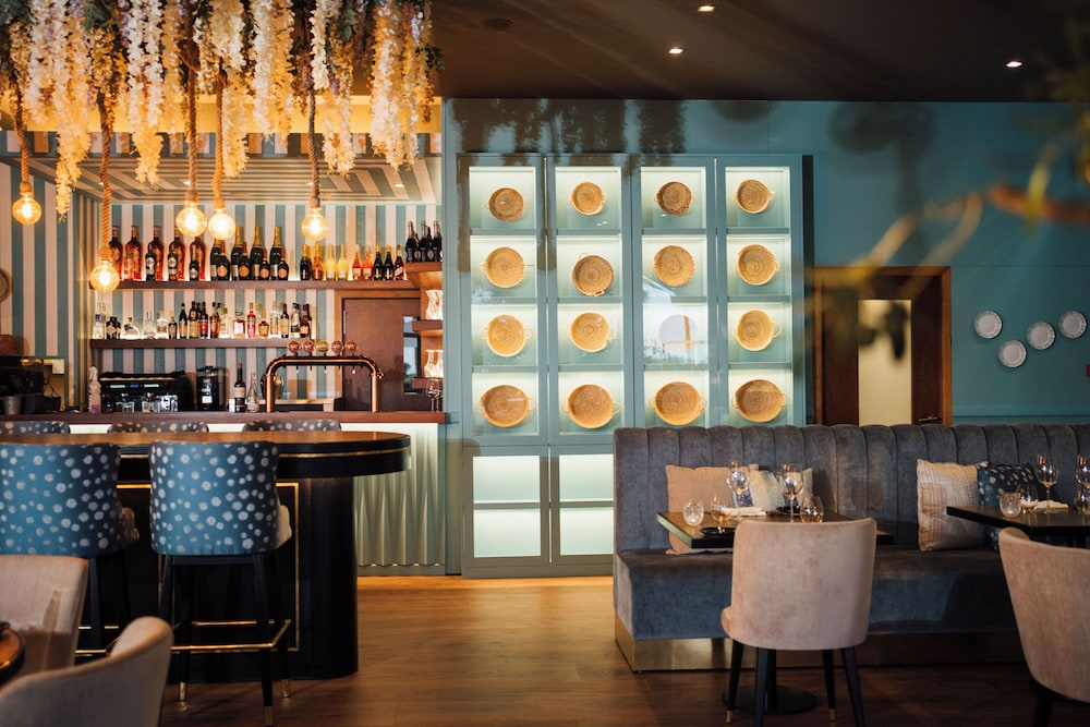 Wine & Books by the sea — Restaurant & bars in Albufeira, Faro