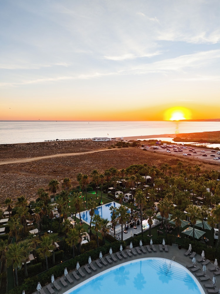 Wine & Books by the sea — Beach in Albufeira, Faro