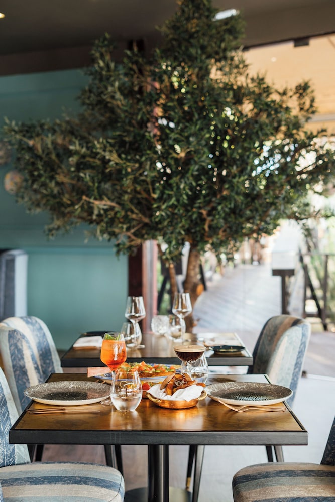 Wine & Books by the sea — Restaurant & bars in Albufeira, Faro