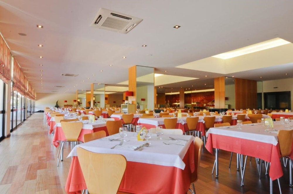 INATEL Albufeira — Restaurant & bars in Albufeira, Faro