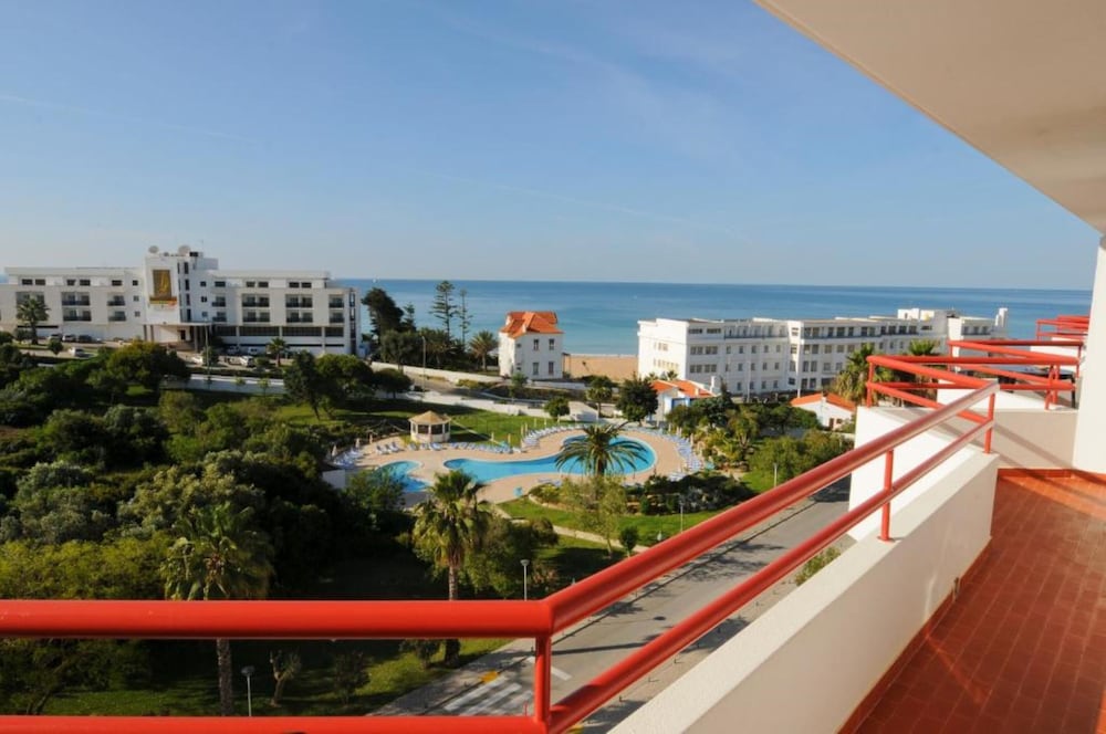 INATEL Albufeira — Swimming pool in Albufeira, Faro