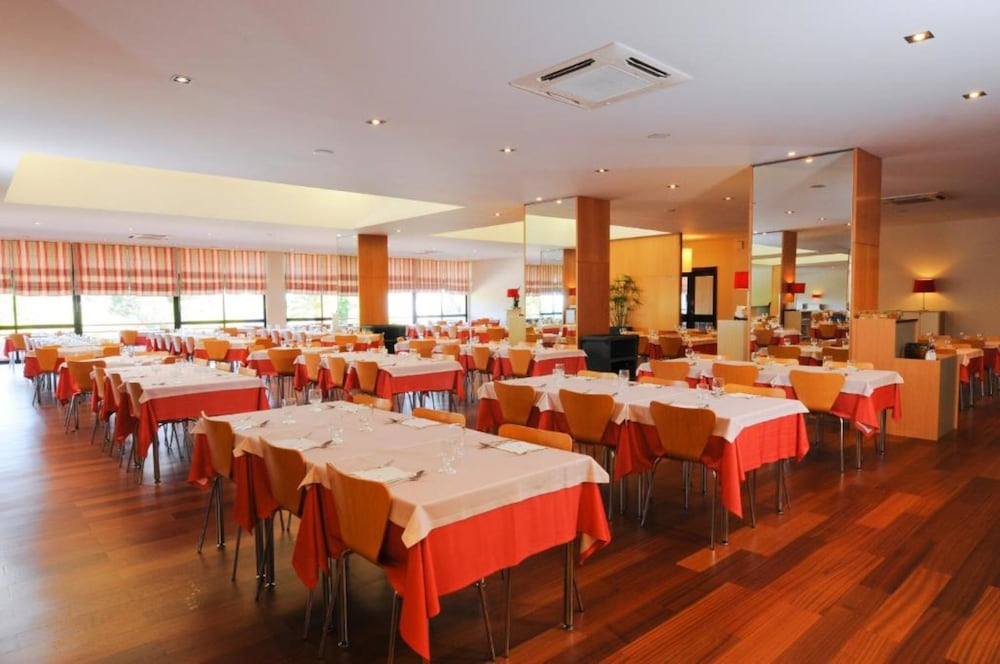INATEL Albufeira — Restaurant & bars in Albufeira, Faro