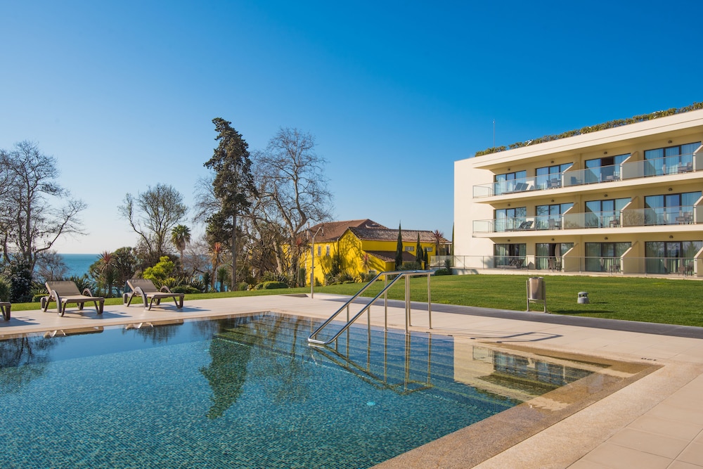 Vila Gale Collection Palacio dos Arcos Hotel — Swimming pool in Oeiras, Lisboa