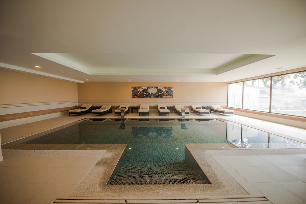 Vila Gale Collection Palacio dos Arcos Hotel — Swimming pool in Oeiras, Lisboa