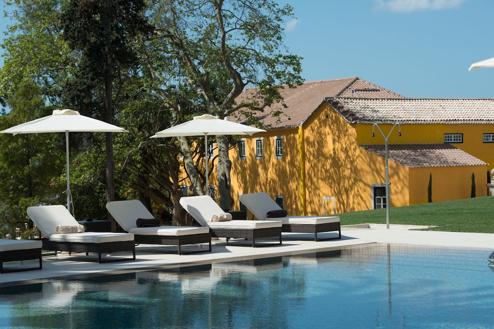 Vila Gale Collection Palacio dos Arcos Hotel — Swimming pool in Oeiras, Lisboa