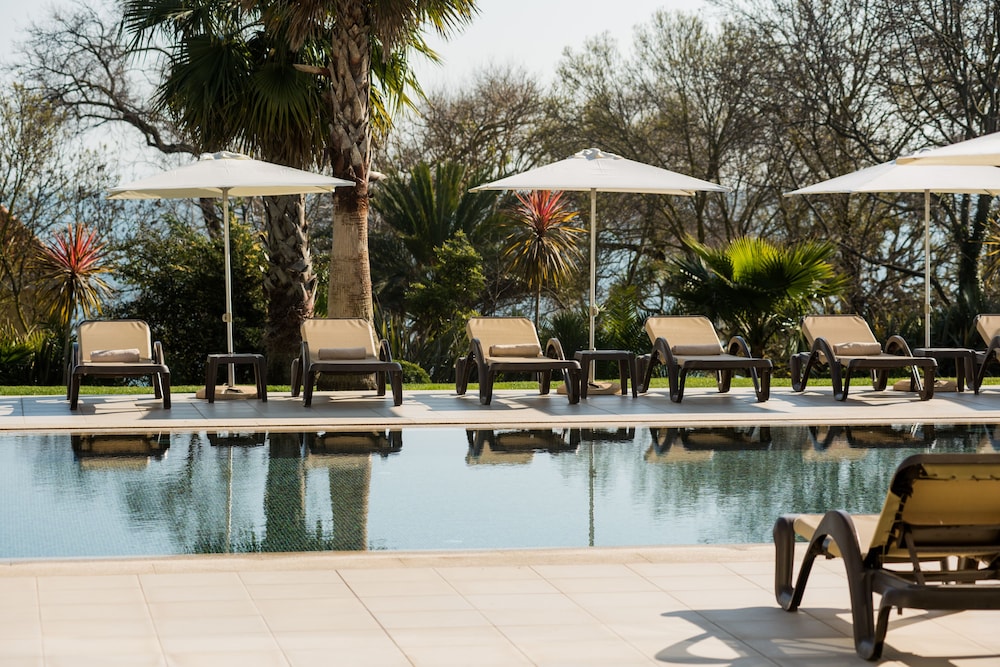 Vila Gale Collection Palacio dos Arcos Hotel — Swimming pool in Oeiras, Lisboa
