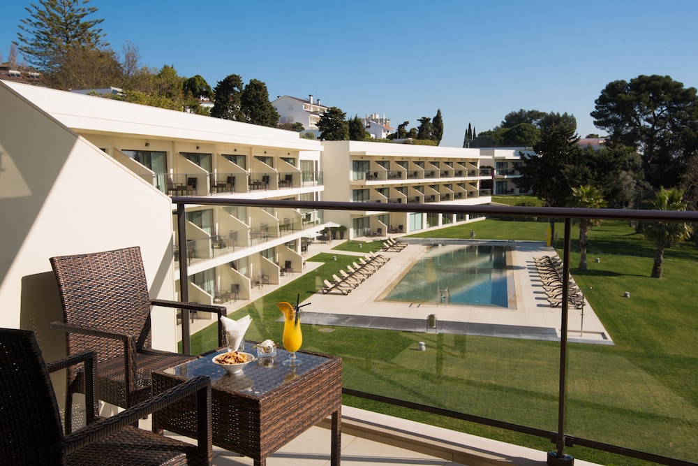 Vila Gale Collection Palacio dos Arcos Hotel — Swimming pool in Oeiras, Lisboa