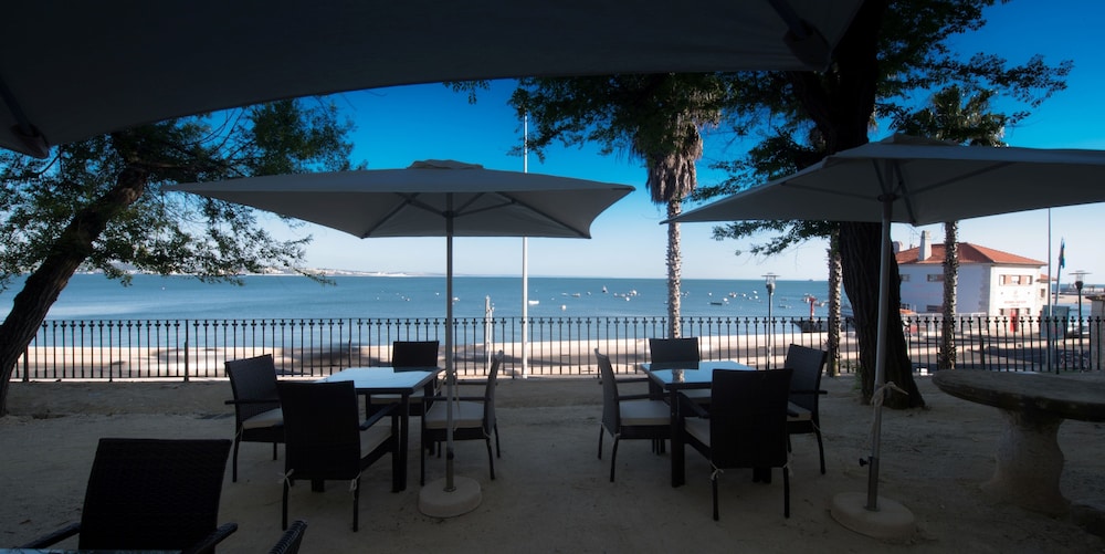 Vila Gale Collection Palacio dos Arcos Hotel — Restaurant & bars in Oeiras, Lisboa
