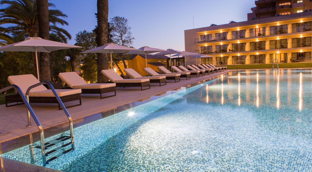 Vila Gale Collection Palacio dos Arcos Hotel — Swimming pool in Oeiras, Lisboa