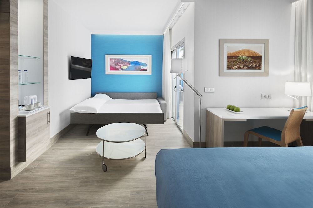 Elba Lanzarote Royal Village Resort — Hotel rooms in Playa Blanca, Canary Islands